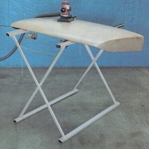 Chevalet pour l’appui de plaques pare-brise et panneaux en tôle, livré monté soudé